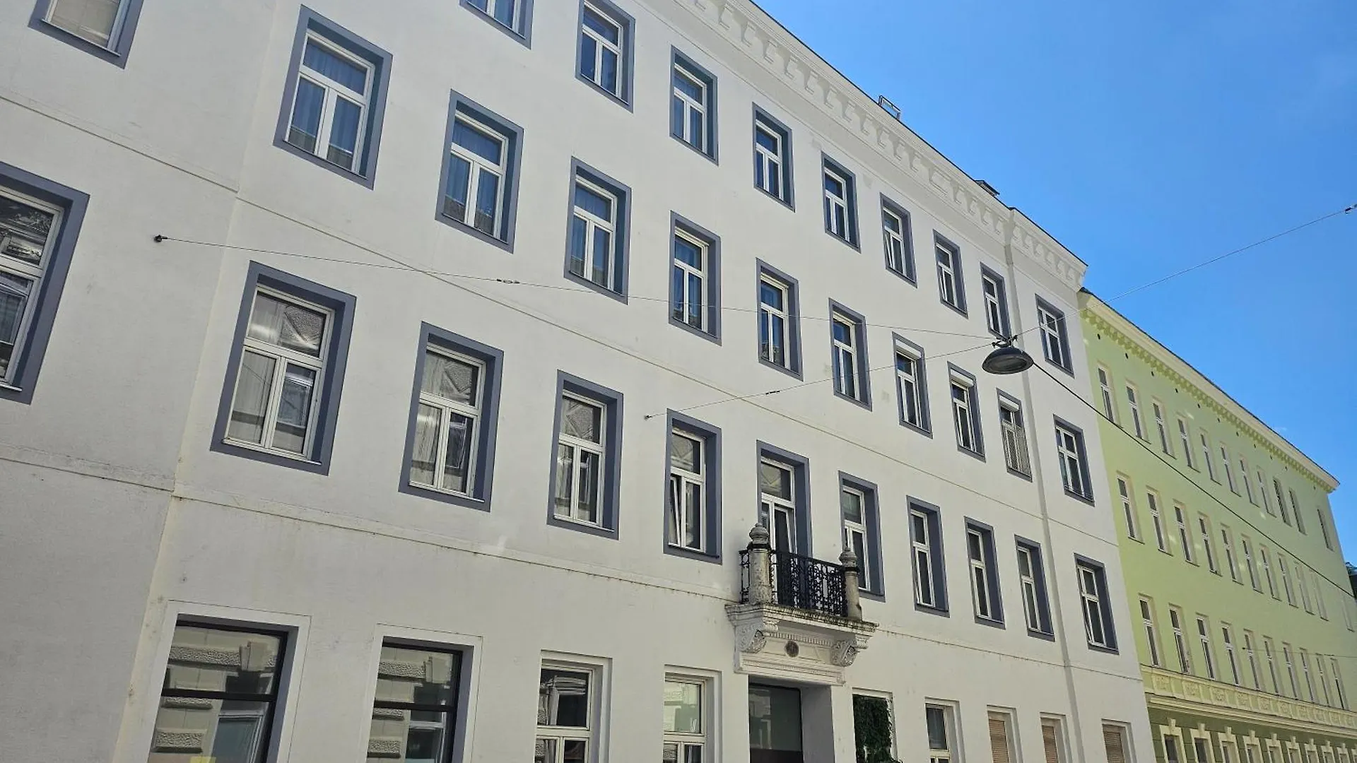 Quiet And Cosy Studio-Apartment Near Subway-Station - 15 Minutes To Stephansdom And Schoenbrunn --- Ruhiges, Gemuetliches Studio-Apartment Nahe U-Bahn Station Huetteldorfer Strasse Vienna Austria